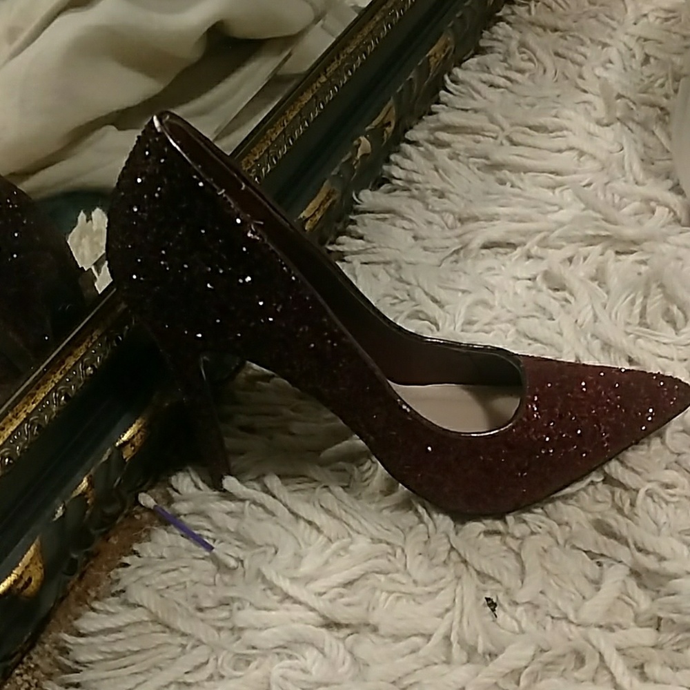 Maroon 61/2 heels